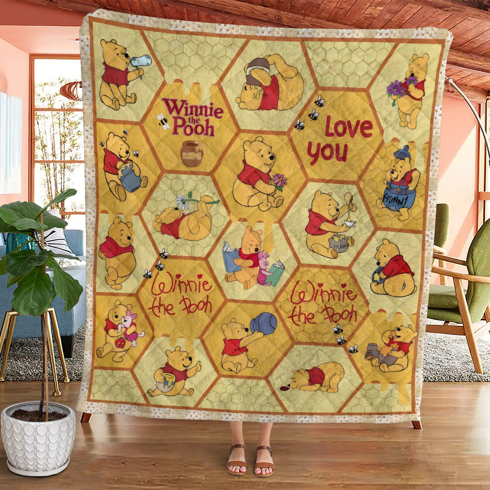 Winnie-the-Pooh Quilt Blanket - TMTHU6401
