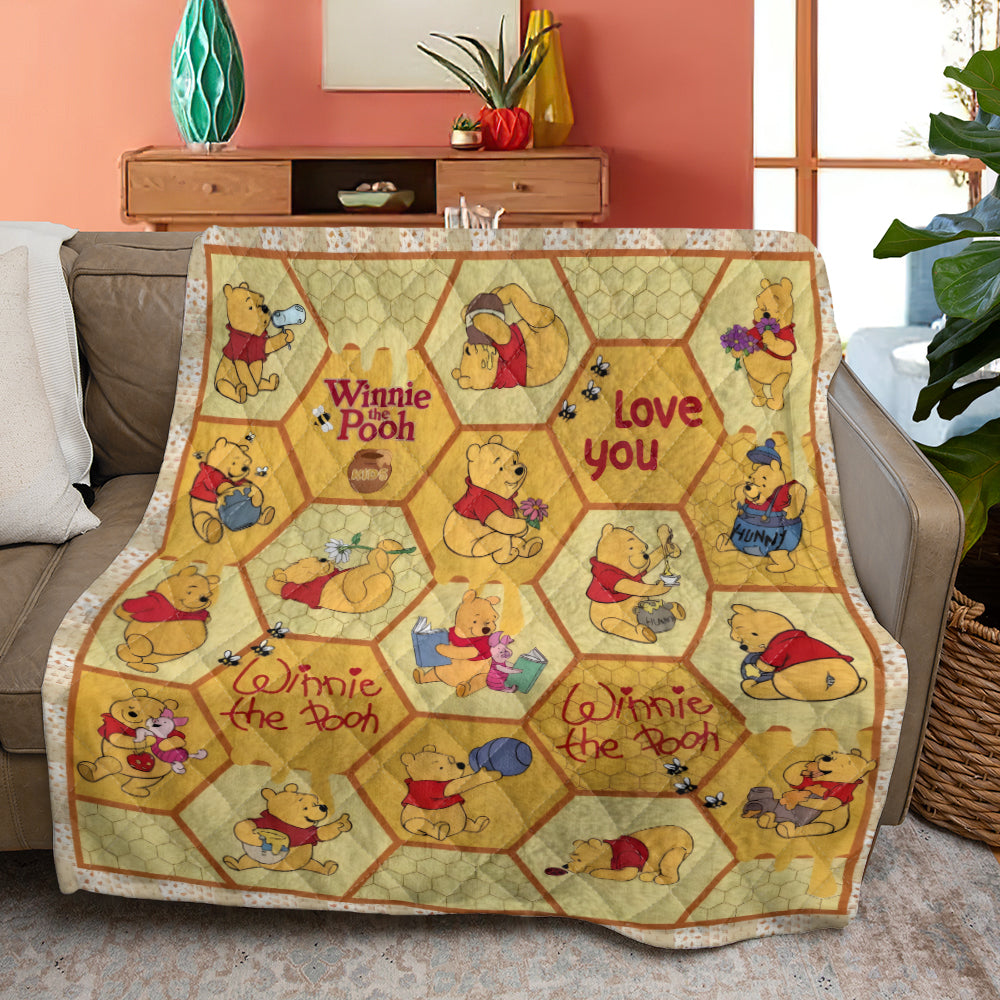 Winnie-the-Pooh Quilt Blanket - TMTHU6401