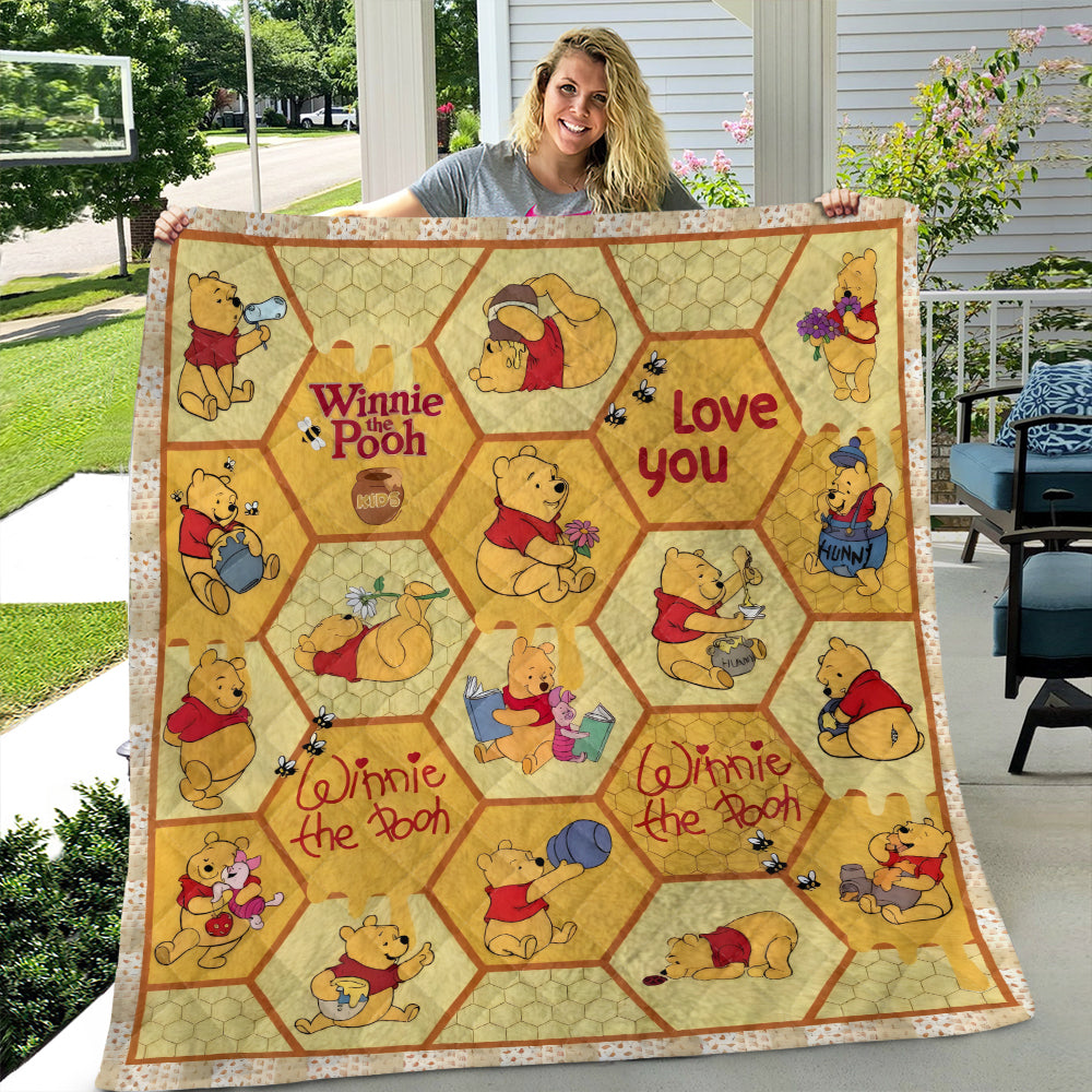 Winnie-the-Pooh Quilt Blanket - TMTHU6401